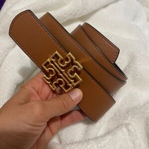 Reversible Britten logo belt 1 1/2 inch, black/classic tan, size L